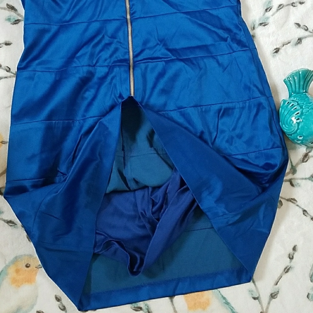 Dress - Picture 5 of 5